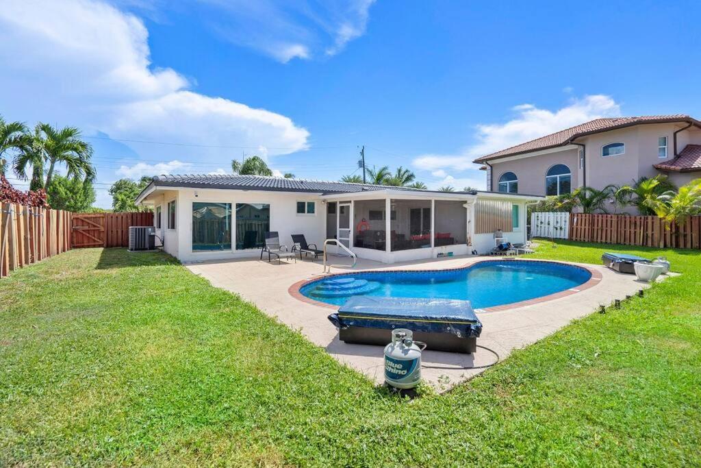 Amazing Home W Heated Pool 8 Mins To The Beach Lighthouse Point Dış mekan fotoğraf