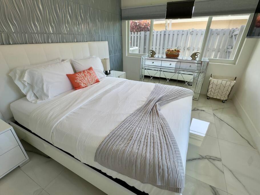 Amazing Home W Heated Pool 8 Mins To The Beach Lighthouse Point Dış mekan fotoğraf