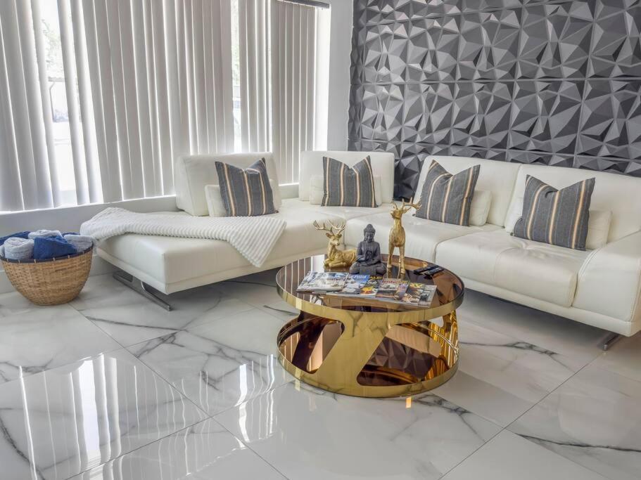 Amazing Home W Heated Pool 8 Mins To The Beach Lighthouse Point Dış mekan fotoğraf