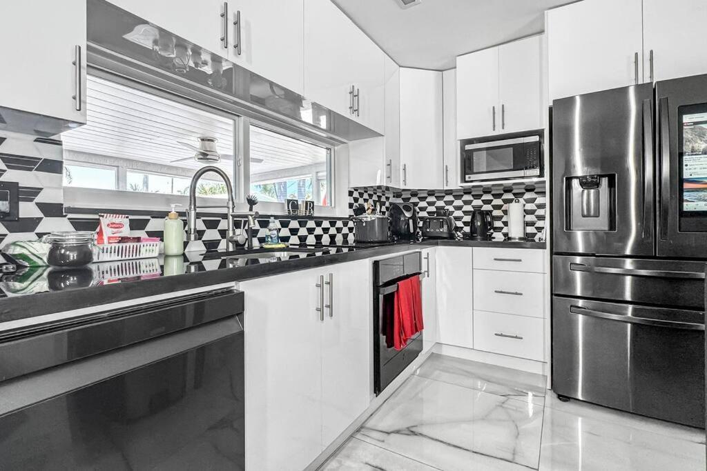 Amazing Home W Heated Pool 8 Mins To The Beach Lighthouse Point Dış mekan fotoğraf