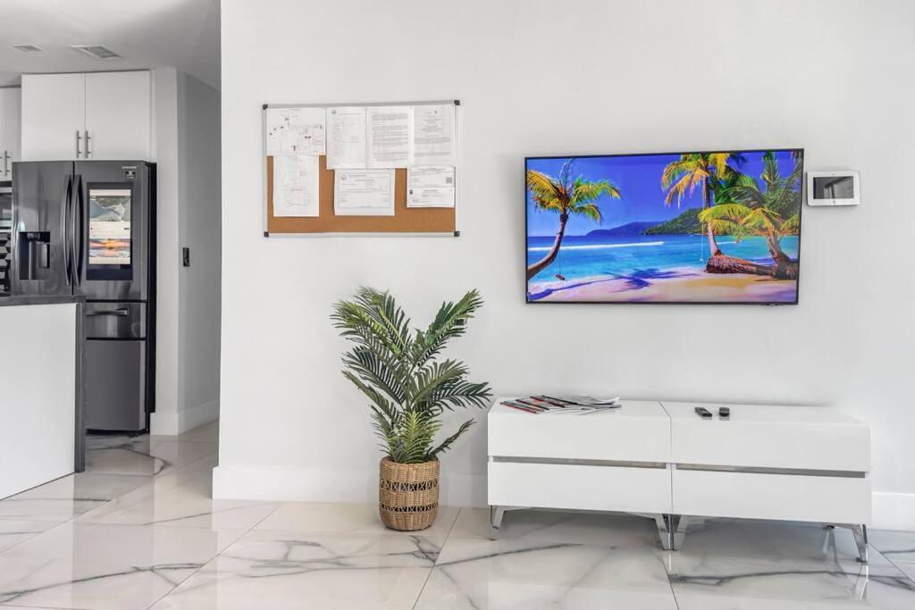 Amazing Home W Heated Pool 8 Mins To The Beach Lighthouse Point Dış mekan fotoğraf